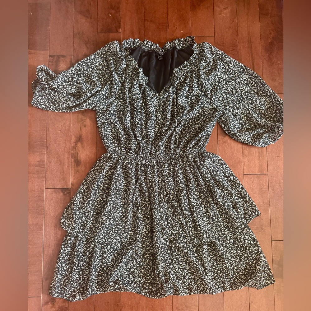 NWOT Wishlist Black and White Floral Long Sleeve Dress